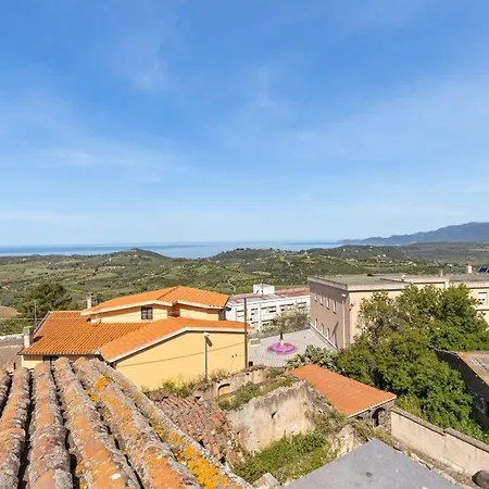 Meravigliosa Terrazza Vista Mare Tatil Evi *